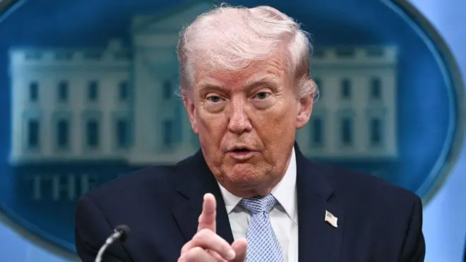 डोनाल्ड ट्रंप