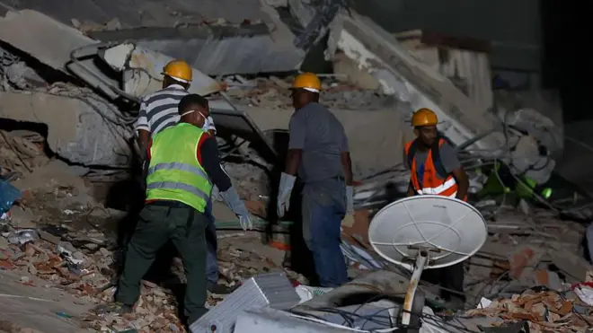 Búsqueda de sobrevivientes tras los terremotos en Venezuela