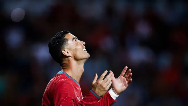 O atacante português Cristiano Ronaldo reage durante o amistoso internacional entre Portugal e Nigéria, no Estádio Magalhães Pessoa, em Leiria, no dia 10 de junho de 2026