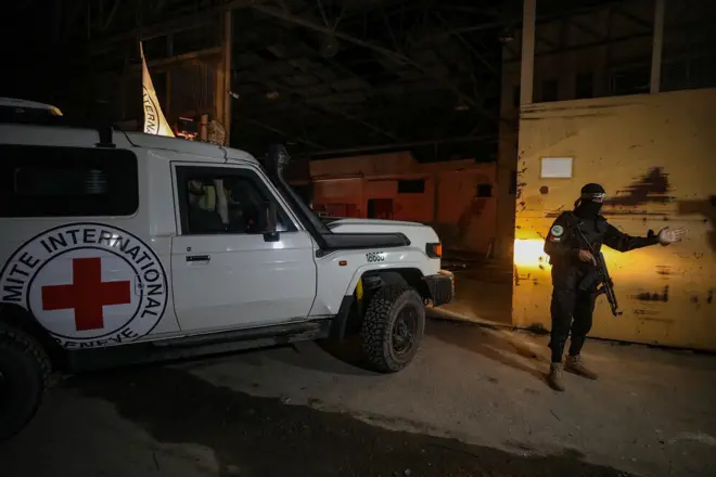 من ساحات القتال إلى أروقة الكرملين، لقاء الشرع وبوتين يثير الجدل