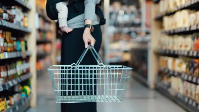 خرید در مغازه