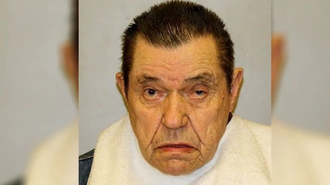 Shakkamaa Andrew Lester, umrii waggaa 84