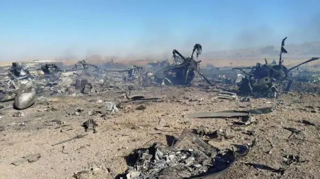 Олупине на земљи за које Револуционарна гарда тврди да је амерички авион уништен током мисије проналажења заробљеног пилота у Исфахану, у Ирану