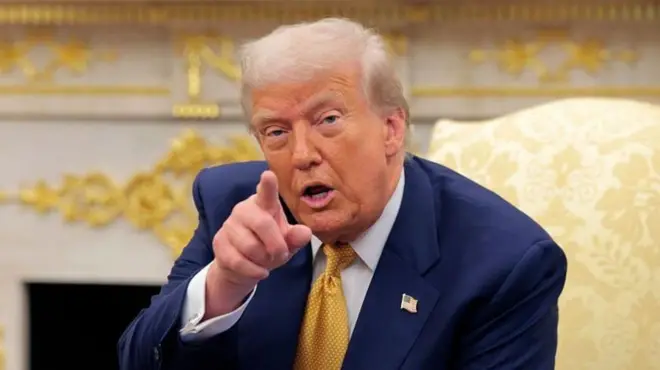 अमेरिकेचे राष्ट्राध्यक्ष डोनाल्ड ट्रम्प यांचं 'टॅरिफ वॉर' थांबण्याचं नाव घेताना दिसत नाही.