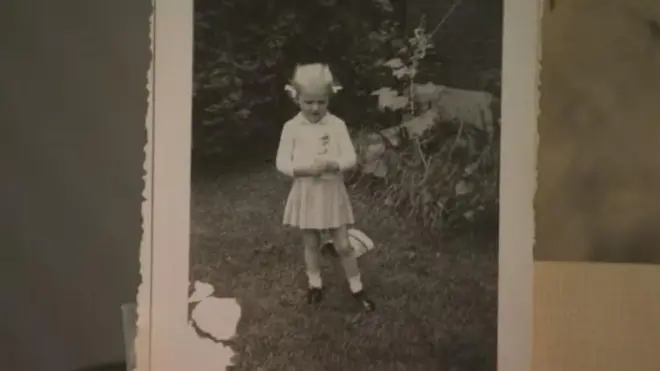 लाना पाँटिंगचा लहानपणीचा फोटो