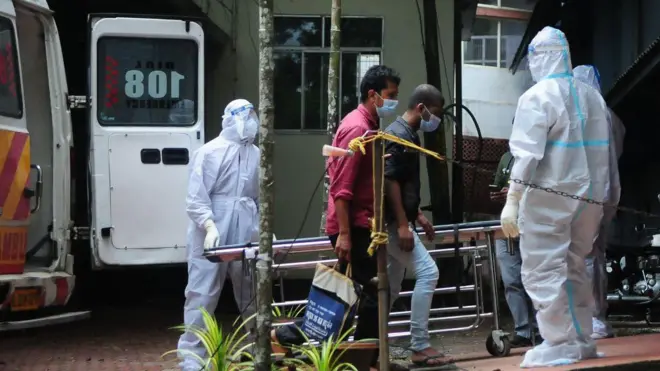 নিপাহ্ আক্রান্তদের সংস্পর্শে আসা ব্যক্তিদের আইসোলেশনে নিচ্ছেন কেরালার স্বাস্থ্যকর্মীরা