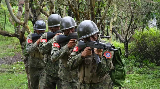 အာရက္ခတပ်တော်တပ်ဖွဲ့၀င်တွေ (ပုံဟောင်း) 