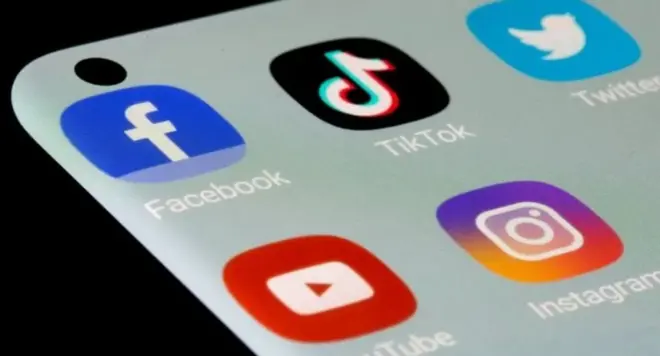 सोशल मीडिया