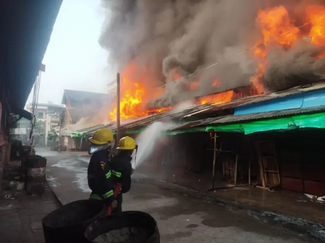 ဧပြီ ၂၆ ရက် မနက်ပိုင်းမှာ မီးလောင်ခဲ့တဲ့ ဓနုဖြူဈေး