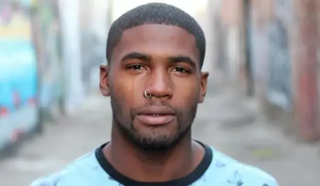 Nin la ilmeynaya walaalkii oo isdilay