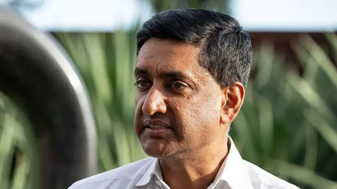 रो खन्ना