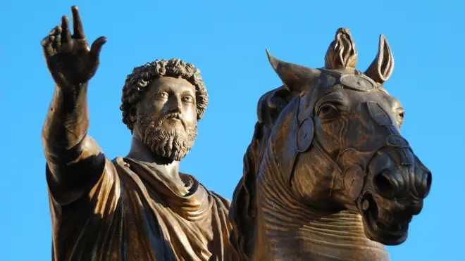 Estátua de Marco Aurelio em cavalo