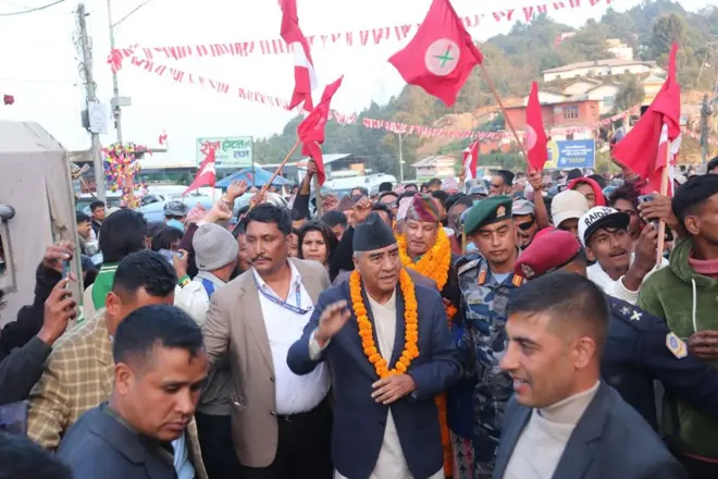 देउवा उनको गृहजिल्ला डडेलधुराबाट चुनावका लागि एकल सिफारिस भए पनि उनले नैनसिंह महरलाई अगाडि सारेको नेताहरूले बताएका छन् 