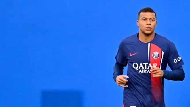 لاعب باريس سان جيرمان كيليان مبابي