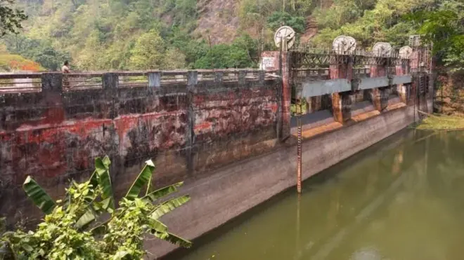 डंबूर बांध बांध स्लुइस गेट - फाइल फोटो