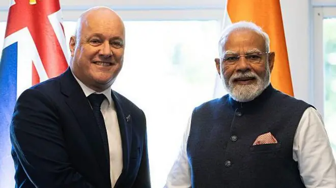 नरेंद्र मोदी और क्रिस्टोफ़र लक्सन