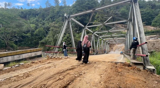 Jembatan Enang-Enang