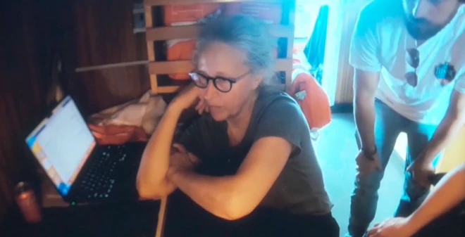 وندی همسر استاکتون راش، مدیرعامل اوشن‌گیت، می‌پرسد «آن صدای ضربه چه بود؟»، در ویدیویی که در مستند جدید بی‌بی‌سی آمده است