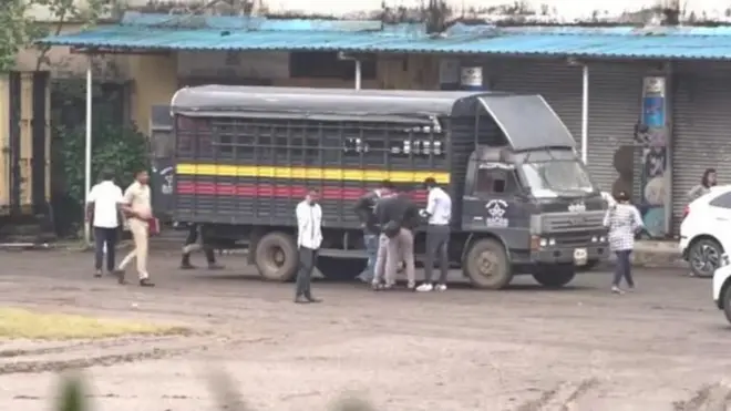 अक्षय शिंदे की मौत के मामले की जाँच सीआईडी को सौंपी गई है