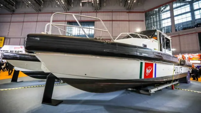 Tàu 45 Defiant bày mẫu trong một hội chợ thương mại ở Trung Quốc hồi 2018