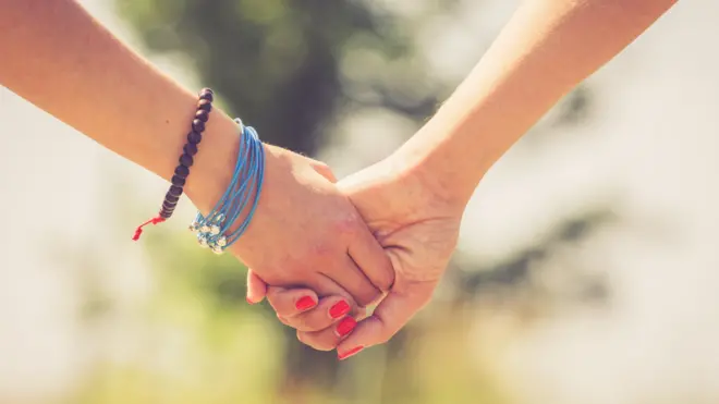 От первой любви никуда не деться, и в целом, почти ничего в отношениях подростков ничего не изменилось. Но социальные сети внесли свои коррективы