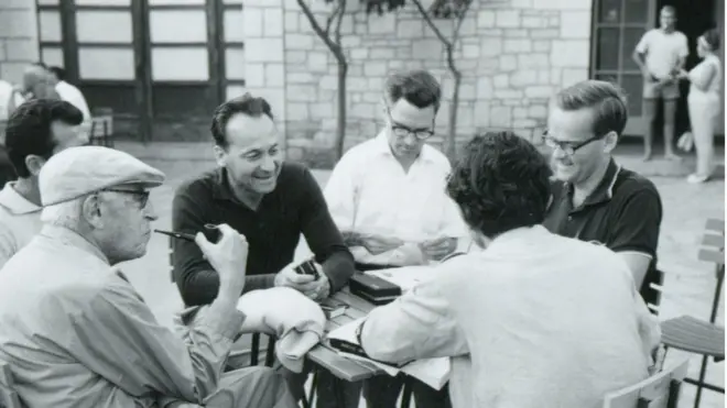 Bloh u jakni vetrovki i sa kačketom tokom seminara na Korčuli, koji se održavao krajem avgusta