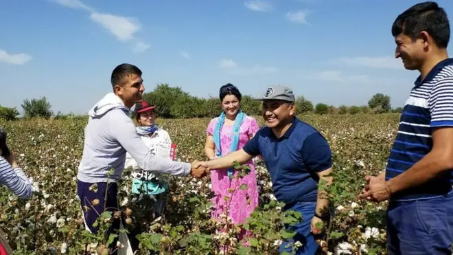 Қаҳрамон Қуронбоев ва фидойи ёшлар.