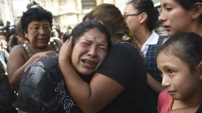 El incendio dentro del albergue de menores causó una enorme conmoción en Guatemala.