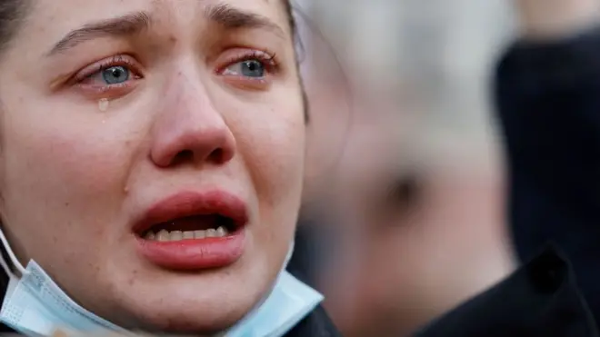 Manifestante contra la invasión en Ucrania. Protesta en Londres