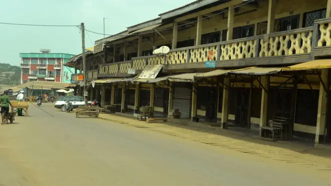 Any man di run go yi house early for avoid problem with security forces