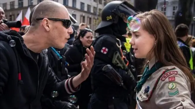 Луция Мысликова поспорила с неонацистом о мигрантах