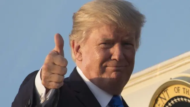 Presiden AS Donald Trump mengatakan pemerintahannya "berfungsi dengan cantik" walau mendapat sorotan intensif lantaran dituduh terkait Rusia.