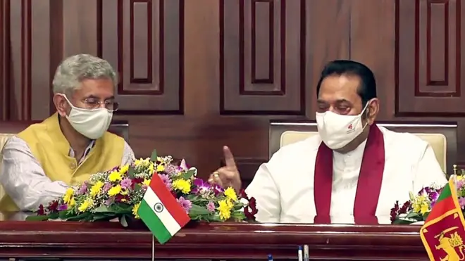 विदेश मंत्री एस.जयशंकर श्रीलंका के प्रधानमंत्री महिंदा राजपक्षे के साथ