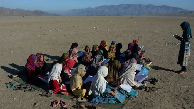 نجونو ښونځی