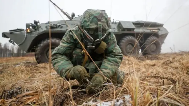 Російський військовий на навчаннях