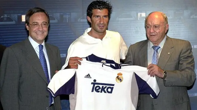Luis Figo junto a Florentino Pérez y Alfredo di Stéfano