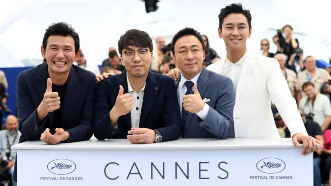 영화 '공작'에 출연한 배우 황정민, 윤종빈 감독, 이성민과 주지훈이 칸 국제영화제를 찾았다