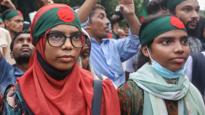 ढाका में छात्र संगठनों का शहीदी मार्च