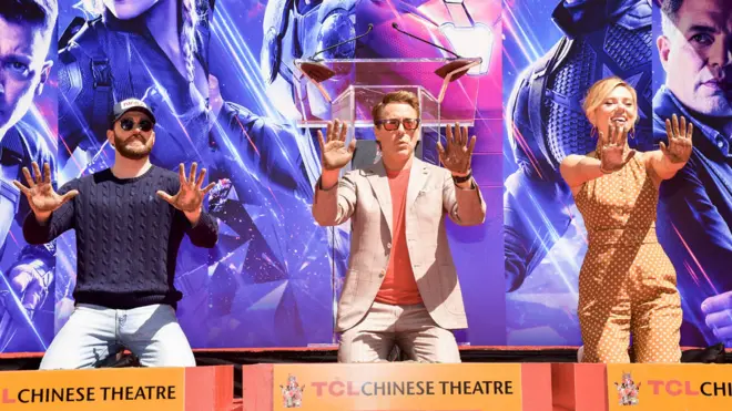 Kris Evans, Robert Dauni Džunior i Skarlet Johanson ostavili su otiske ispred čuvene bioskopske dvorane u Holivudu