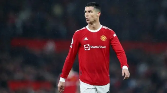 يتبقى لرونالدو عام على نهاية عقده مع مانشستر يونايتد، بالإضافة إلى خيار التمديد لعام إضافي