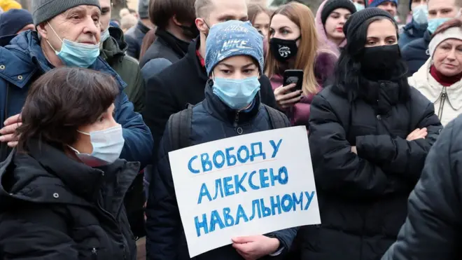 Чиновники и учителя активно призывают детей не идти на митинги