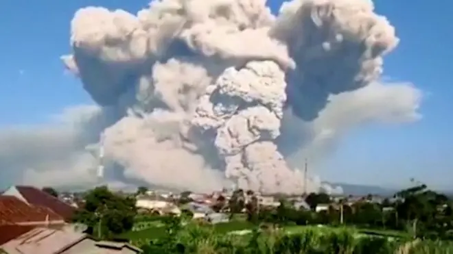 Извержение Синабунга