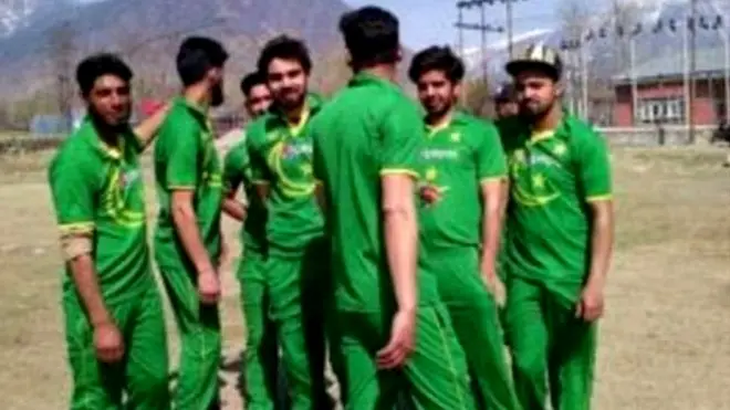 جن کھلاڑیوں نے پاکستانی وردی پہن رکھی تھی ان کی ٹیم کا نام بابا دريا الدين تھا، بابا دریا گاندربل کے ایک صوفی تھے