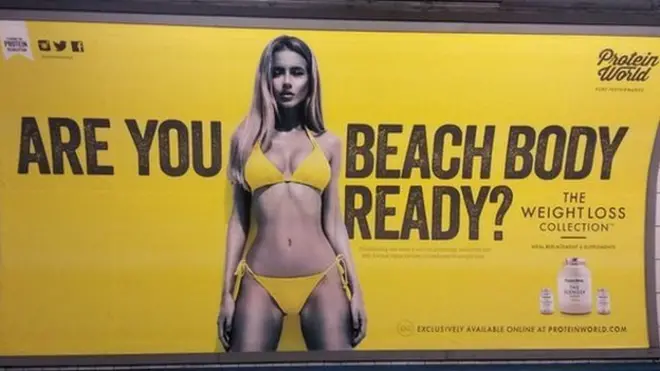 Слоган на плакате можно перевести как "А ваше тело готово к пляжному сезону?"