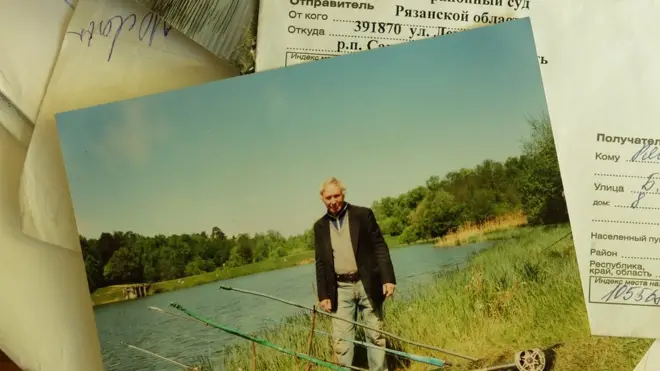 По словам Рябова, на рыбалку в Можарах он ходил лет двадцать назад, а сейчас в местной реке рыбы мало