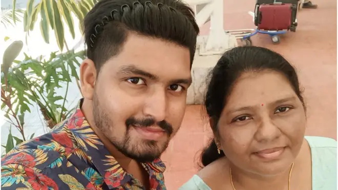 విష్ణు తేజ తన తల్లి అంజలితో..