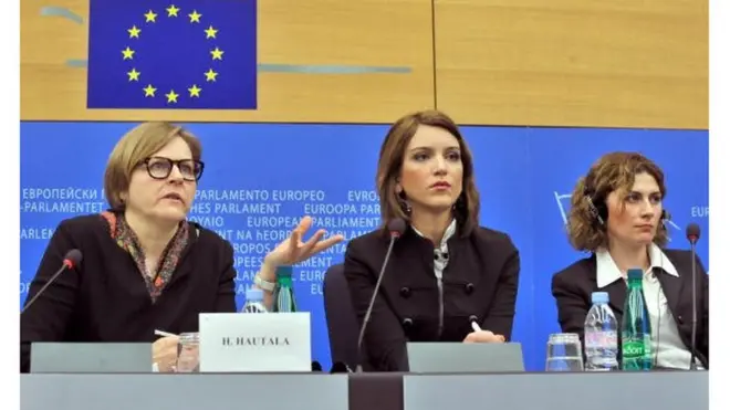 Bà Heidi Hautala, Phó Chủ tịch Nghị viện châu Âu khi đó (bìa trái) có chuyến thăm Việt Nam năm 2018 để xem xét tình hình nhân quyền