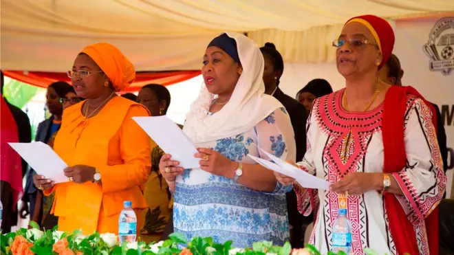 Salma Kikwete mwenyekiti wa Wama, makamu wa Rais Samia Suluhu na Zakia Meghji aliyewahi kuwa waziri wa fedha na utalii nchini Tanzania