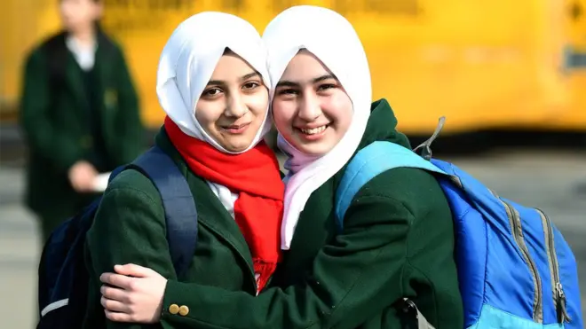 स्कूल के बच्चे