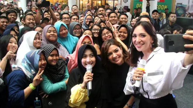 Kubu Prabowo mungkin unggul tipis dalam perolehan suara kaum muda.